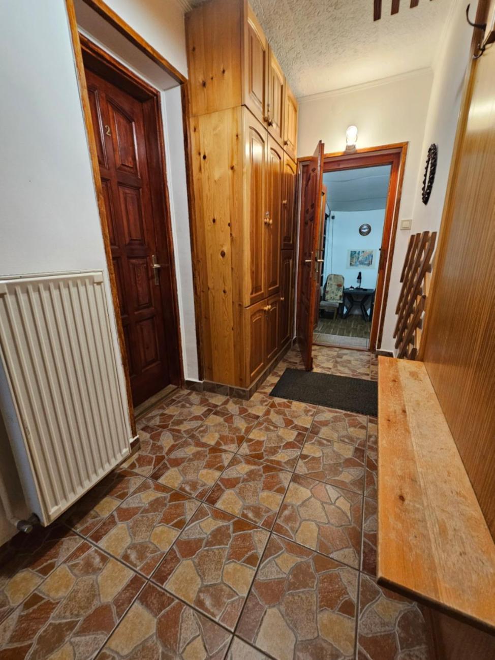 Family Friendly Gyal Apartment Luaran gambar